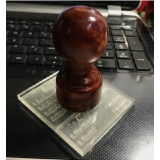 Dấu cán gỗ 6x6,5cm 